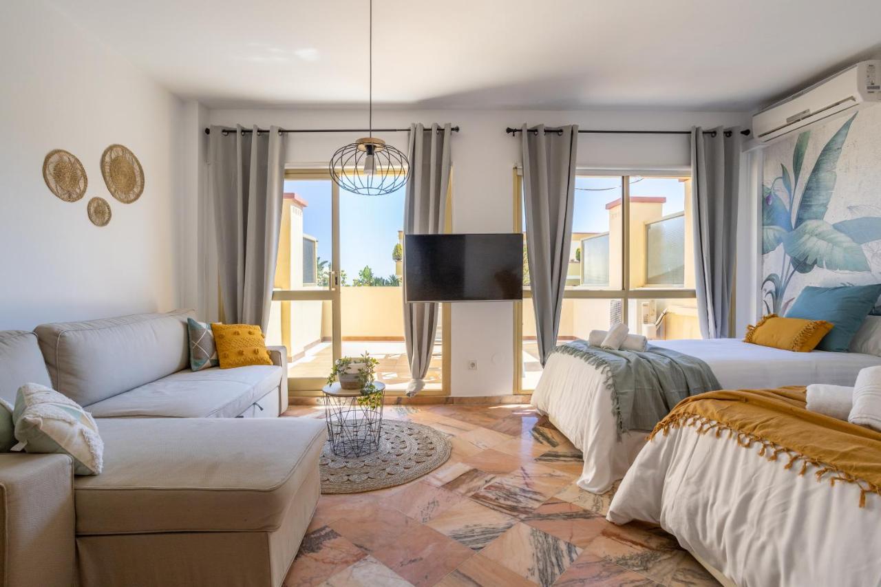 OleHolidays 225 Romana Playa junto al mar Marbella Bagian luar foto